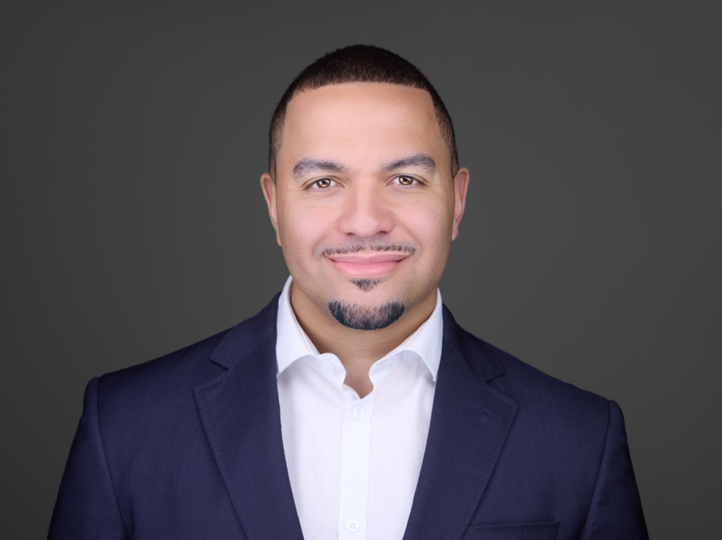 Wond erretouch-Headshot-retouching -01. png